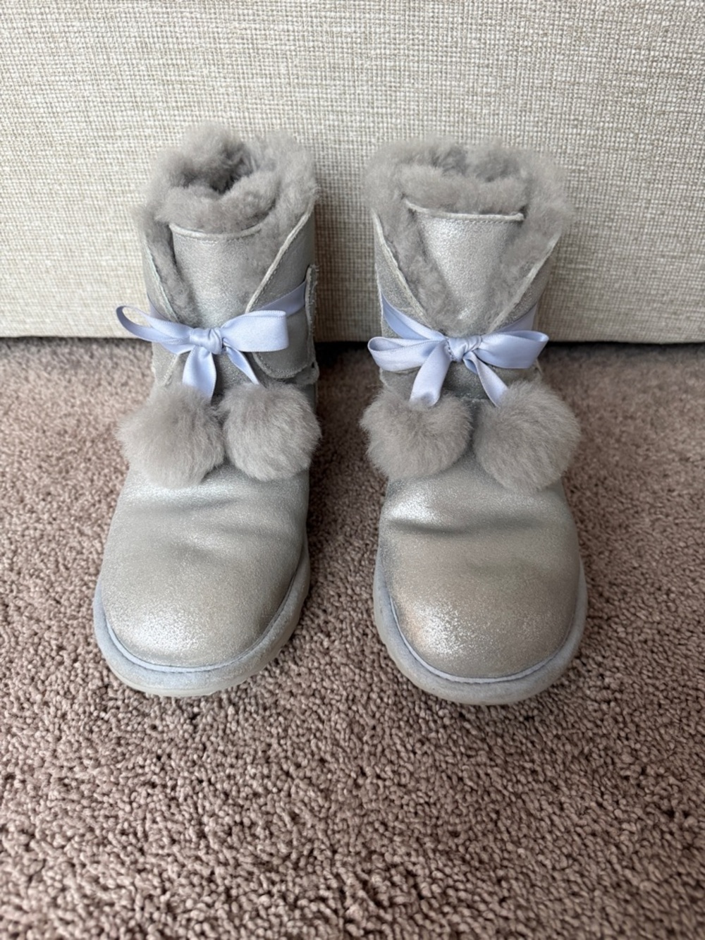 UGG Guys Silver Gray Pom-Pom Shearling Boots preppy girlie shiny